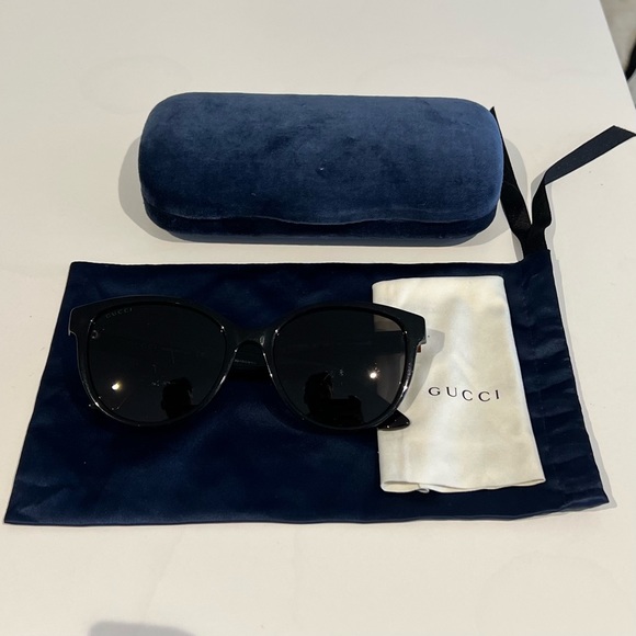 Gucci Sunglasses - Picture 5 of 8